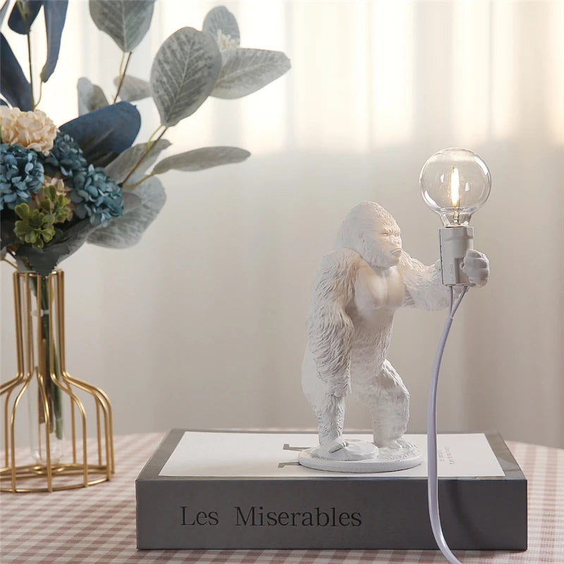 Nordic King Kong Table Lamps Modern Living Room Decor Resin Table Lamp Office Desk Light USB Customizable Resinous Animal Lamps