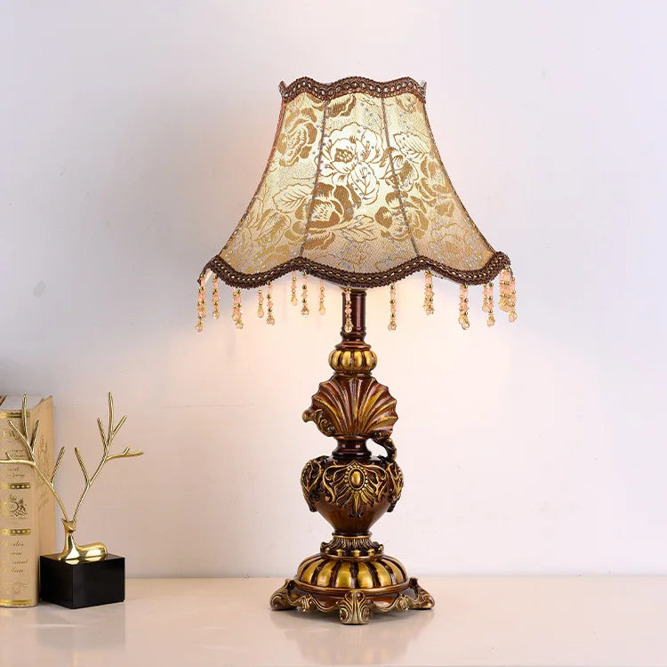 European Style Table Lamp Bedroom Bedside Lamp Creative Luxury Home American Style Retro Celebration Desk Lamp Modern Night Lamp
