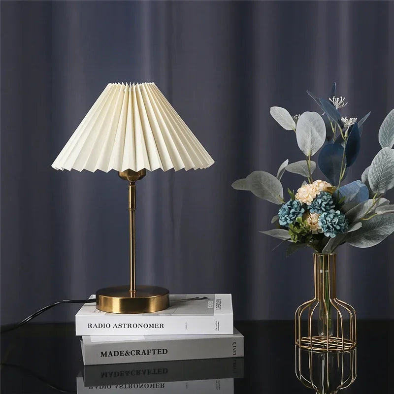 Modern Adjustable Pleated Table Lamps Nordic Retro LED Desk Lamp Living Room Bedroom Bedside Light Nights E27 Decor Bar Lamp