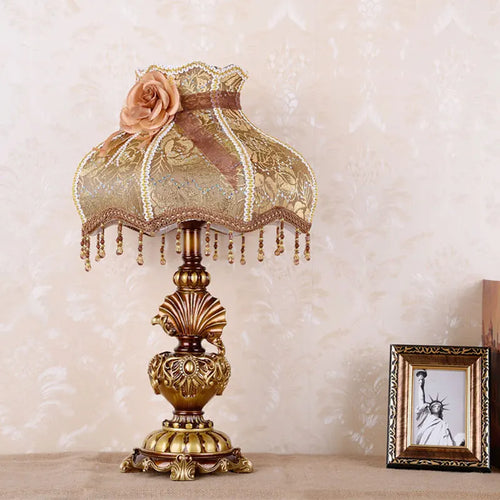 European Style Table Lamp Bedroom Bedside Lamp Creative Luxury Home American Style Retro Celebration Desk Lamp Modern Night Lamp