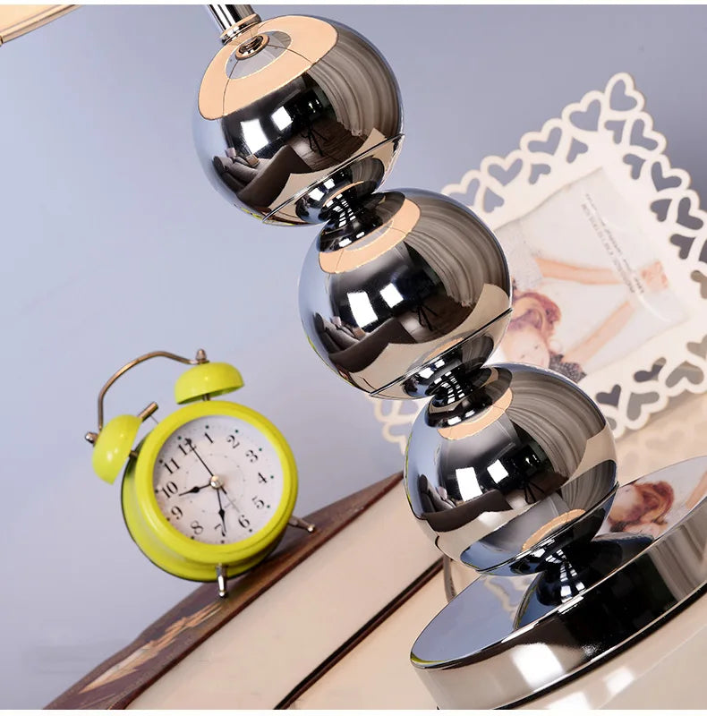 Modern Fashion Creative Simple Table Lamp Living Room Silver Gold Study Bedroom Bedside Lamp Cover With Switch Desk Lamp