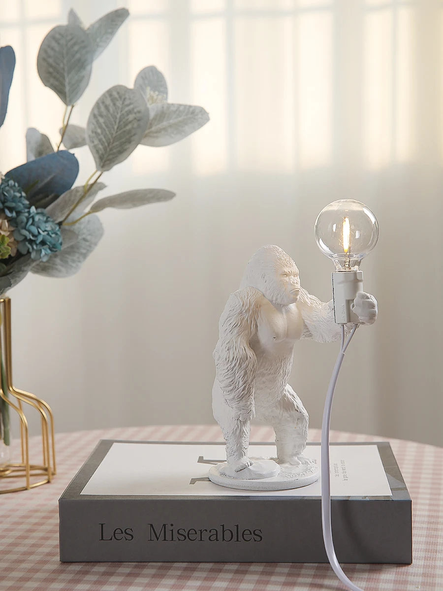 Nordic King Kong Table Lamps Modern Living Room Decor Resin Table Lamp Office Desk Light USB Customizable Resinous Animal Lamps