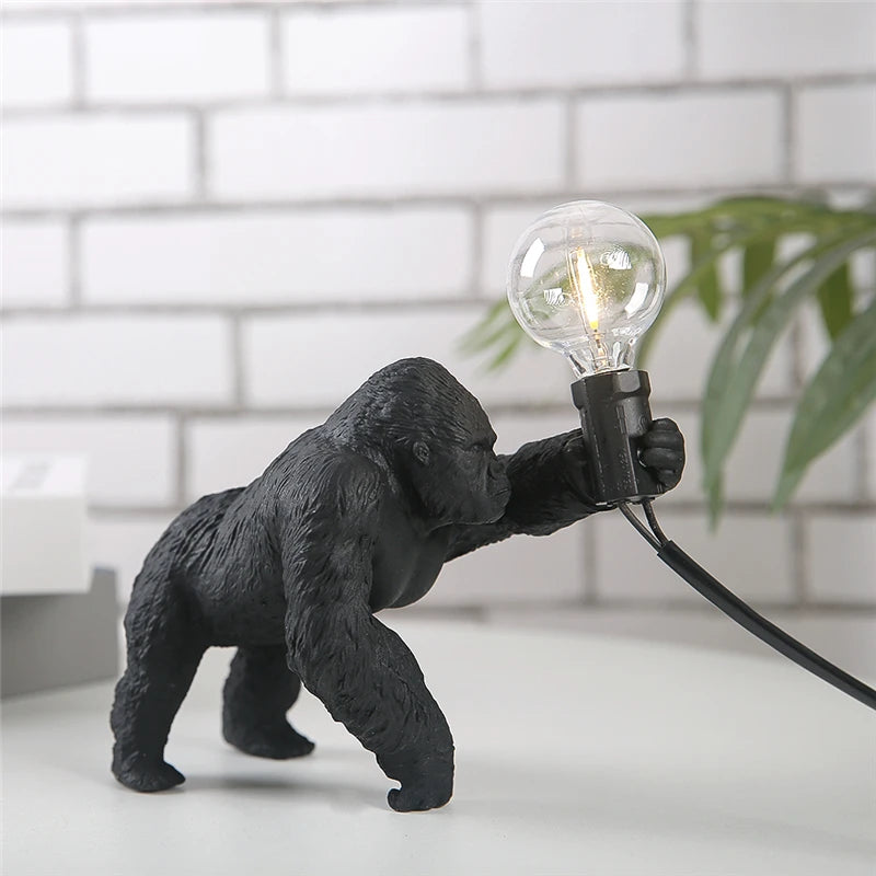 Nordic King Kong Table Lamps Modern Living Room Decor Resin Table Lamp Office Desk Light USB Customizable Resinous Animal Lamps