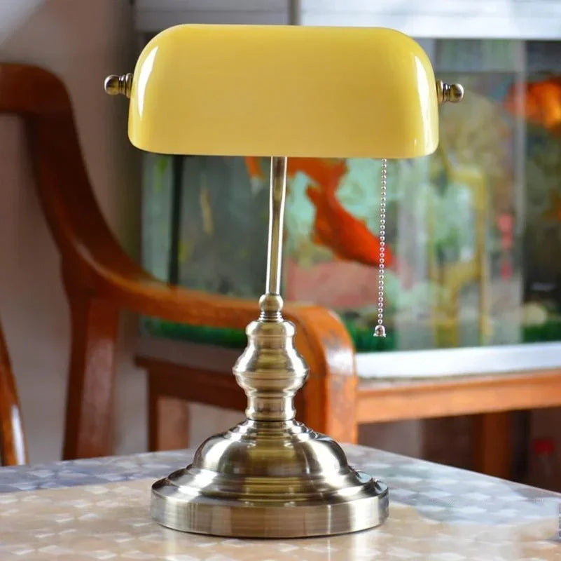 American Retro Table Lamp Classical Vintage Banker Desk Lamp Bedroom Reading Bedside Lamp Office Green Glass Lampshade Bed Lamp