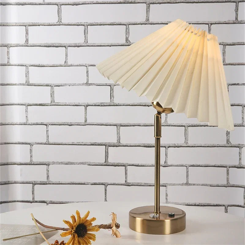 Modern Adjustable Pleated Table Lamps Nordic Retro LED Desk Lamp Living Room Bedroom Bedside Light Nights E27 Decor Bar Lamp