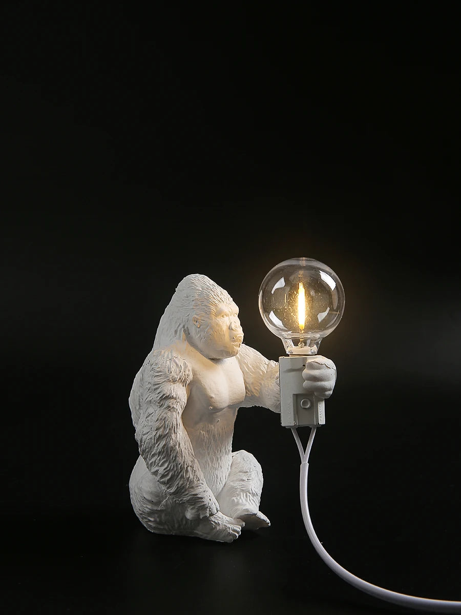 Nordic King Kong Table Lamps Modern Living Room Decor Resin Table Lamp Office Desk Light USB Customizable Resinous Animal Lamps