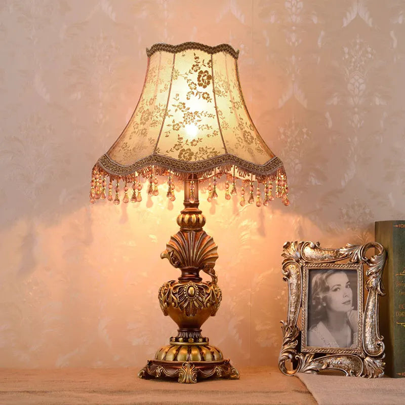 European Style Table Lamp Bedroom Bedside Lamp Creative Luxury Home American Style Retro Celebration Desk Lamp Modern Night Lamp
