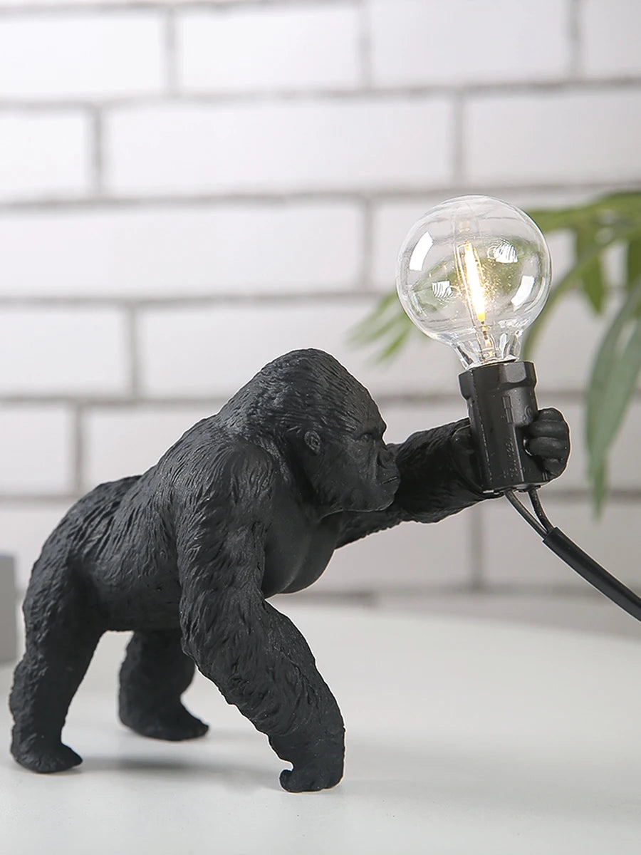Nordic King Kong Table Lamps Modern Living Room Decor Resin Table Lamp Office Desk Light USB Customizable Resinous Animal Lamps
